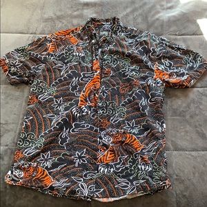 Tiger short sleeve button down